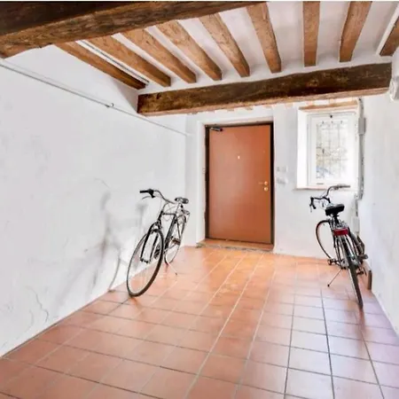 Centre With Patio Apartman