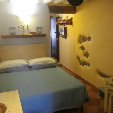 Apartment Centre With Patio Parma